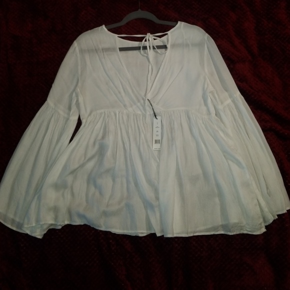 Casual blouse with bell sleeves - Picture 2 of 3